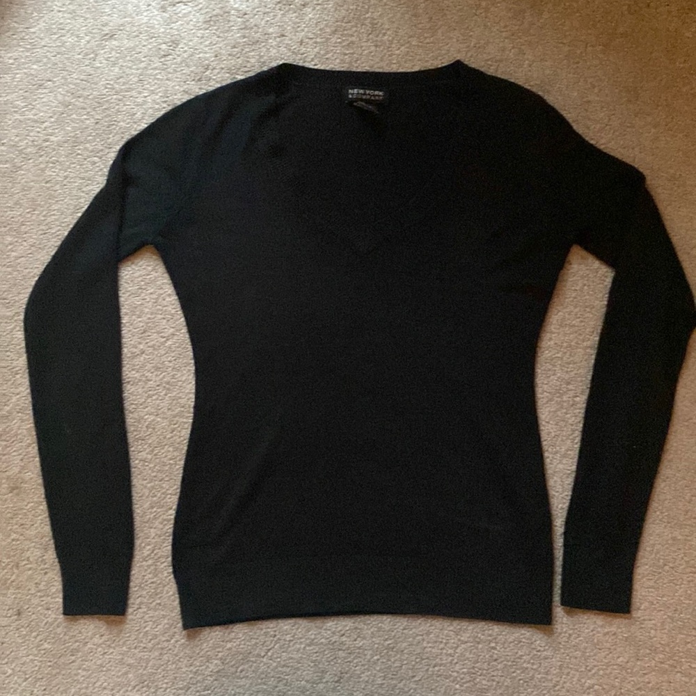New York & Company Essential V Neck Sweater